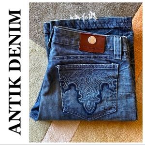 NWOT - ANTIX DENIM - Embellished Pockets - Size 30